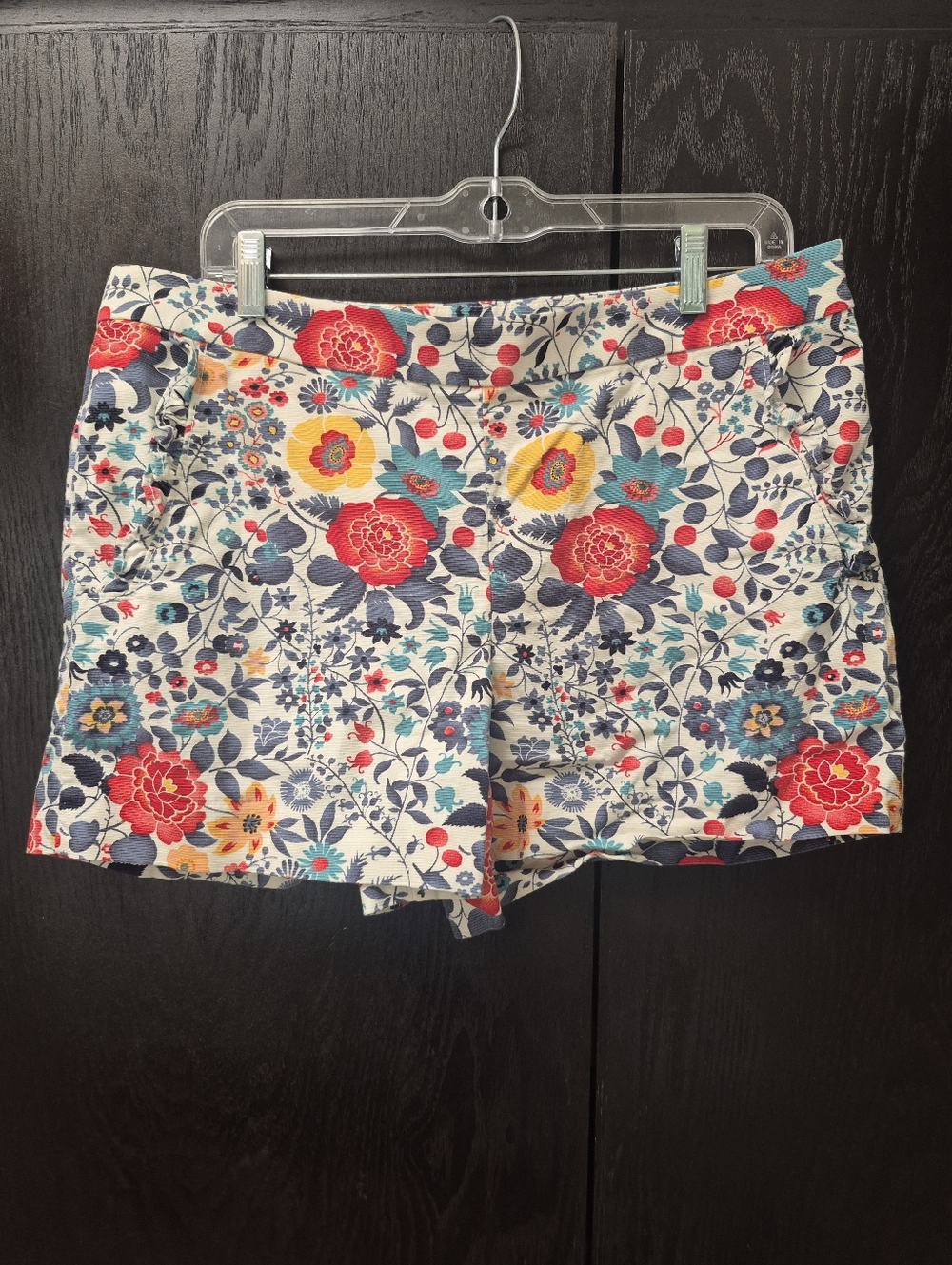 LOFT Floral Shorts Sz 10 😀